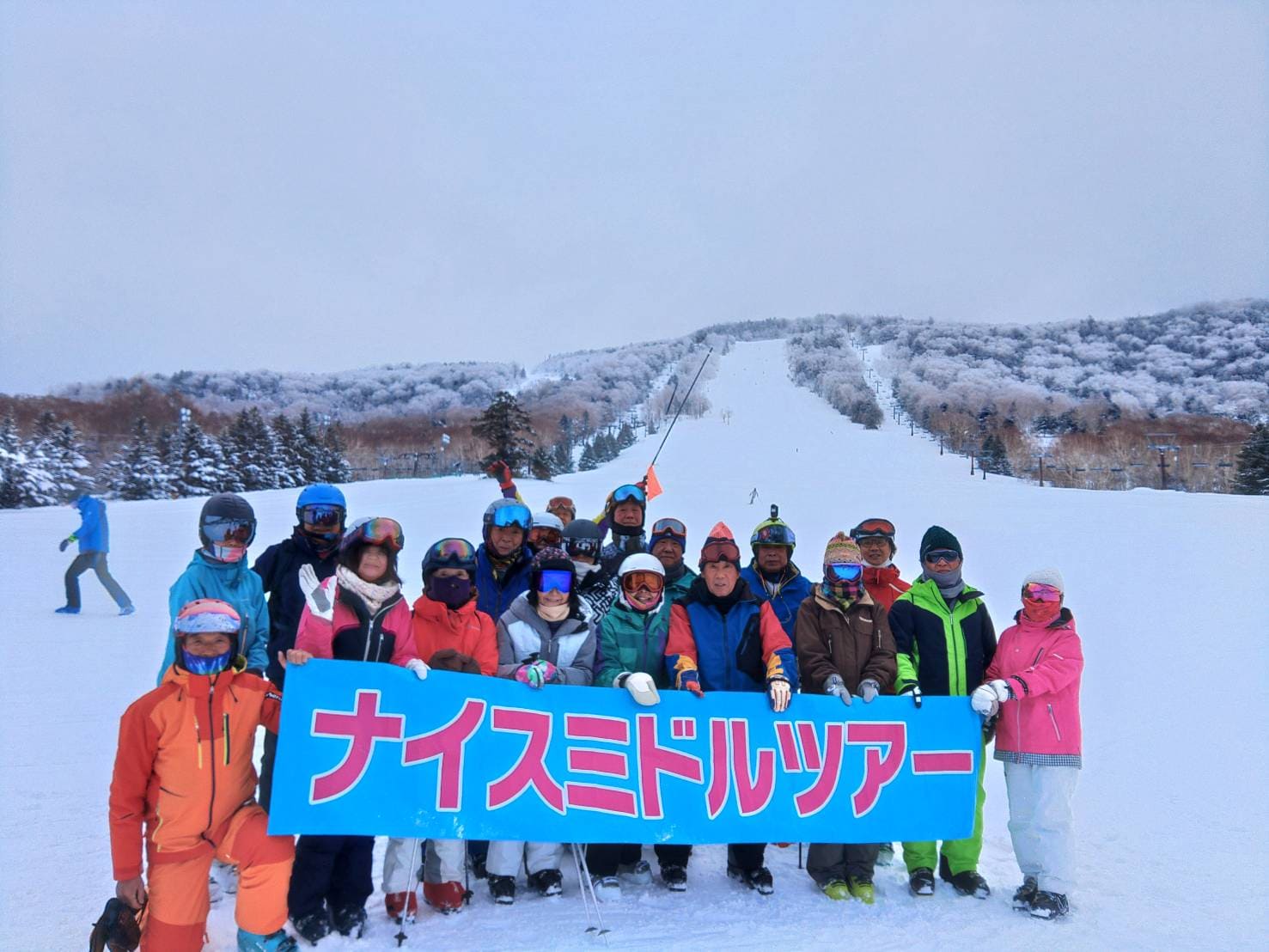 シニアスキーバスツアー同行スタッフ