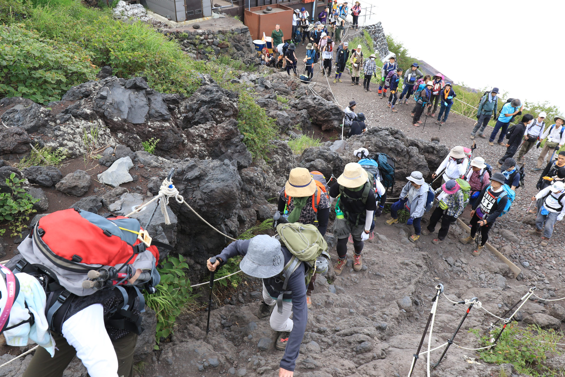 初心者が注意すべき富士登山のポイントと成功する方法 国内の観光名所 観光地 スポット情報 四季の旅シキタビブログ