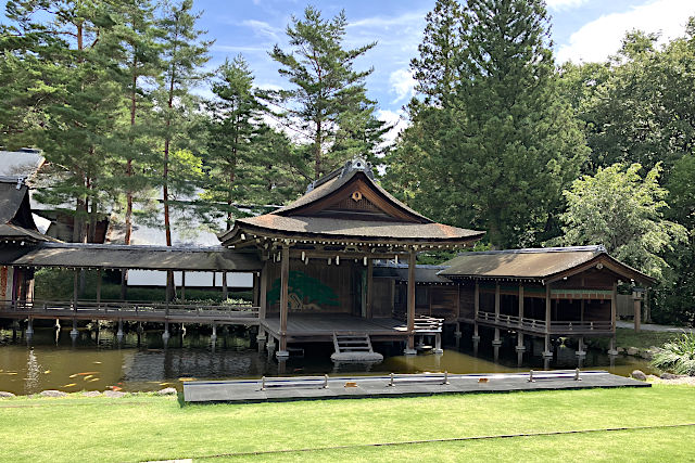 身曾岐神社の能楽殿