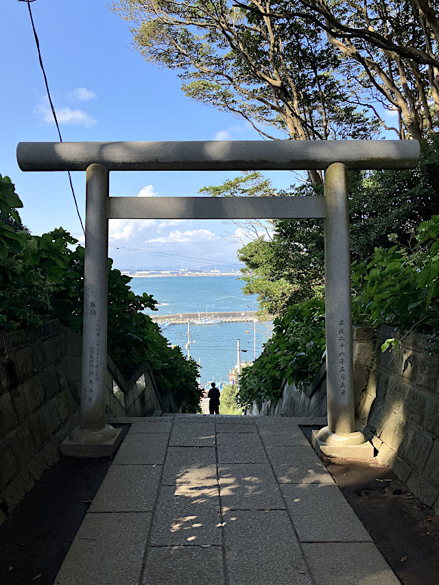 酒列磯前神社・海の見える鳥居