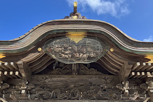 酒列磯前神社・リスとぶどうの彫刻