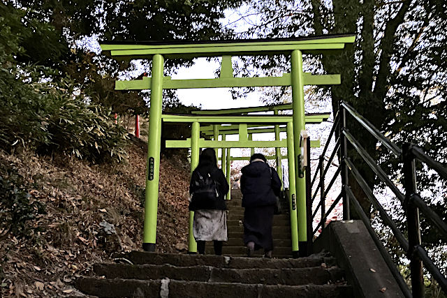 七色の鳥居・緑色