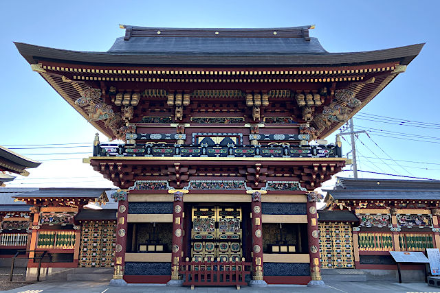 大杉神社の麒麟門