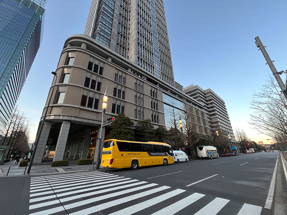 集合場所 東京駅丸の内口　丸ビル横