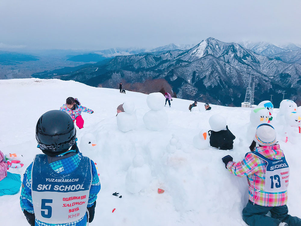 雪遊び