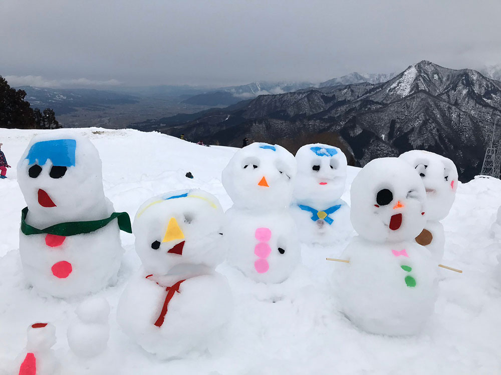 雪遊び