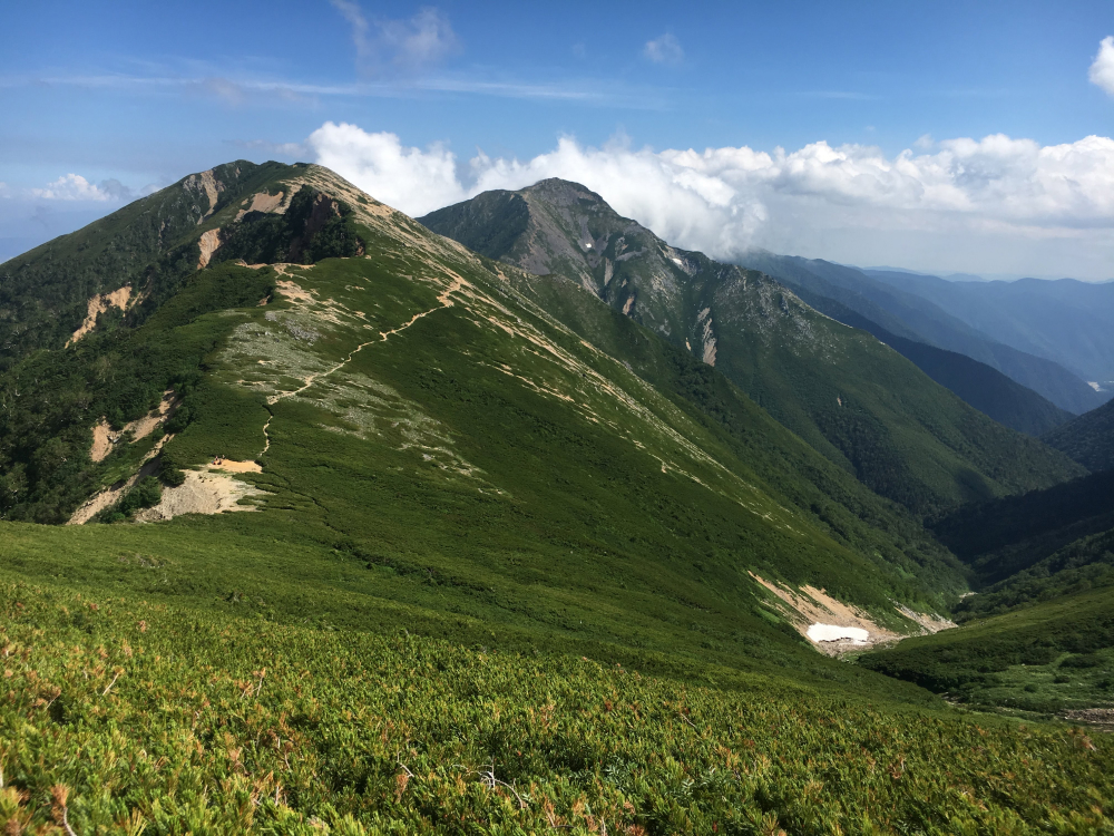 燕岳・常念岳縦走～アルプスの大パノラマをのぞむ～